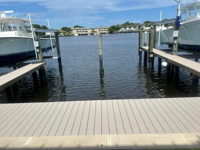 400 Northlake Court 204, North Palm Beach, FL 33408