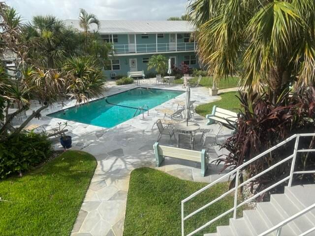 400 Northlake Court 204, North Palm Beach, FL 33408