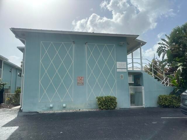 400 Northlake Court 204, North Palm Beach, FL 33408