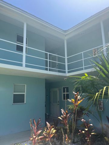 400 Northlake Court 204, North Palm Beach, FL 33408