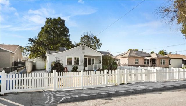 1617 N Gordon Court, Pomona, CA 91768
