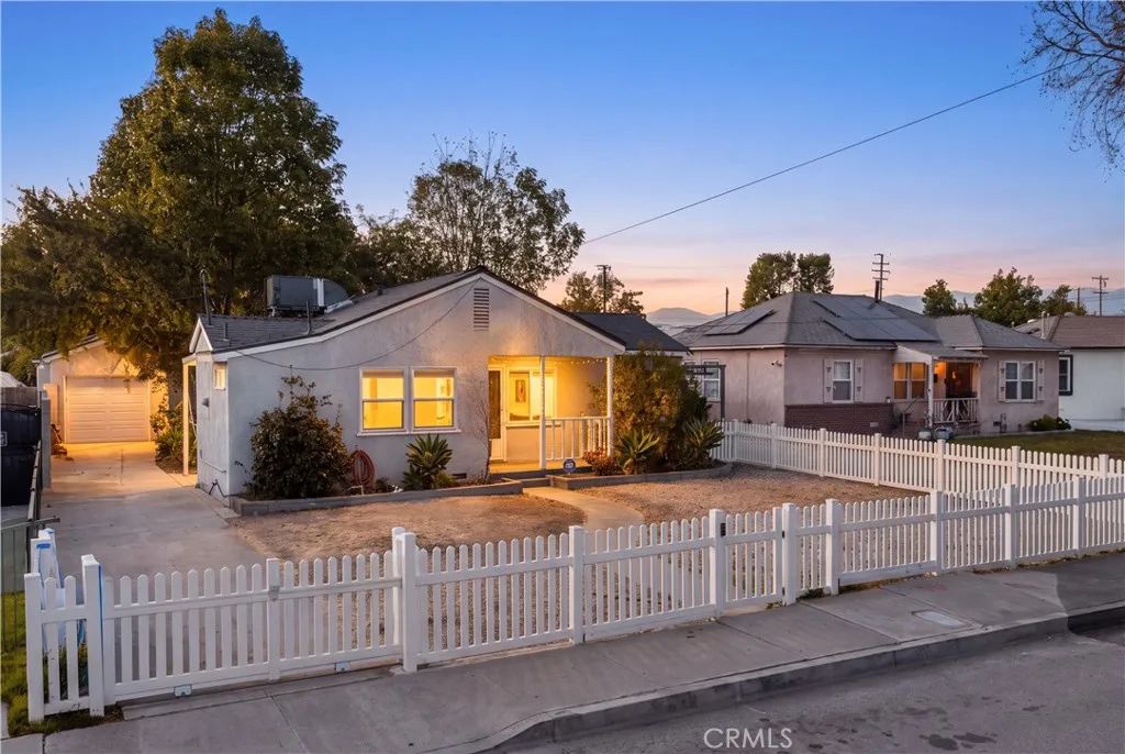 1617 N Gordon Court, Pomona, CA 91768