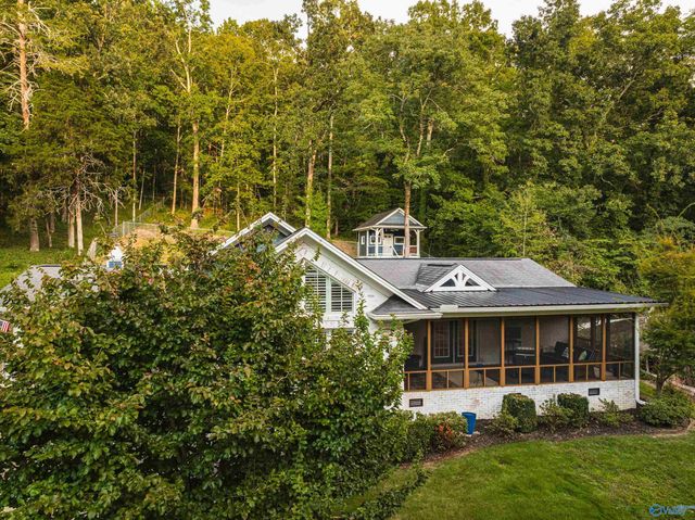 1829 Forest Drive, Guntersville, AL 35976