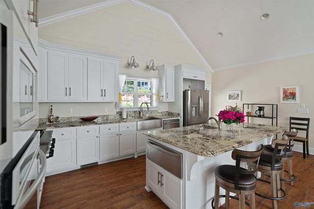 1829 Forest Drive, Guntersville, AL 35976