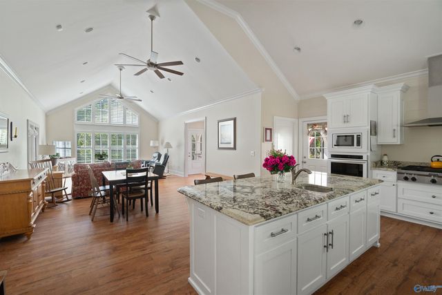 1829 Forest Drive, Guntersville, AL 35976