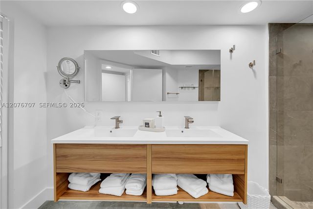 16425 Collins Ave 712, Sunny Isles Beach, FL 33160