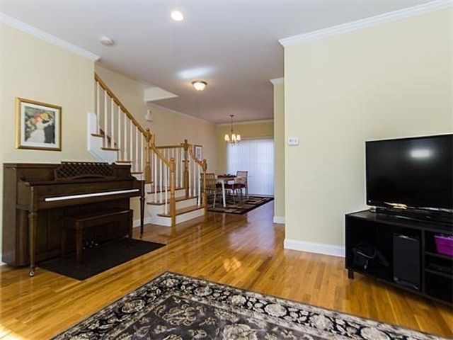 58 Prospect St 58, Newton, MA 02465