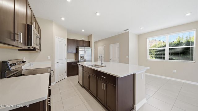 13106 ANNIES WALK Drive, Jacksonville, FL 32218