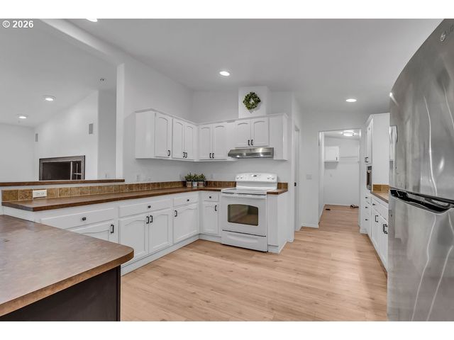 15174 Se 122ND Ave 87, Clackamas, OR 97015