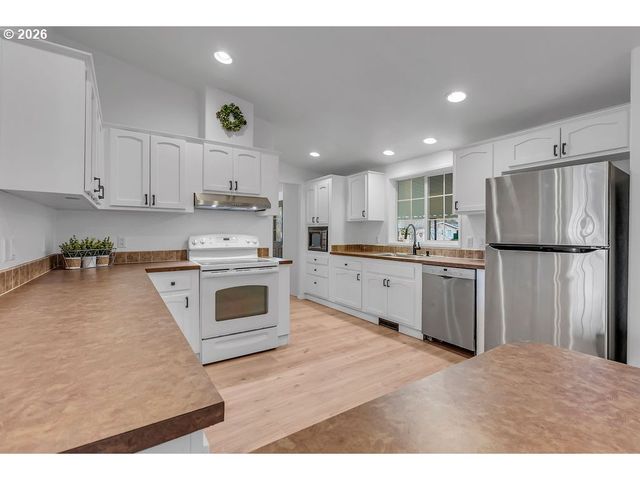 15174 Se 122ND Ave 87, Clackamas, OR 97015