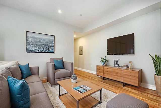 35 Somerset Ave. 6, Winthrop, MA 02152