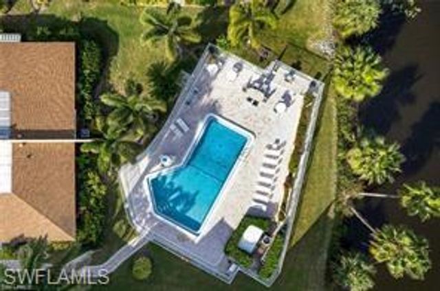 925 Palm View DR 111, Naples, FL 34110