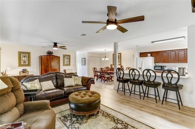 925 Palm View DR 111, Naples, FL 34110