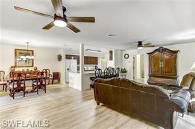 925 Palm View DR 111, Naples, FL 34110