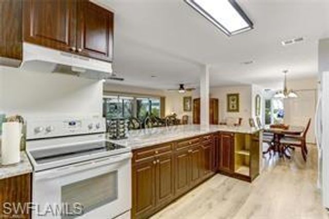 925 Palm View DR 111, Naples, FL 34110
