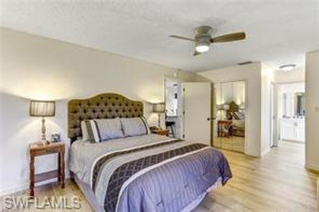925 Palm View DR 111, Naples, FL 34110