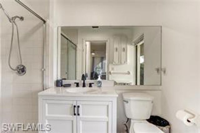 925 Palm View DR 111, Naples, FL 34110