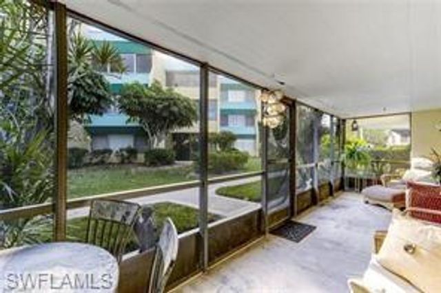 925 Palm View DR 111, Naples, FL 34110