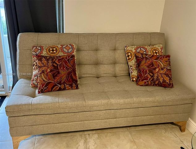 3725 S Ocean Dr L12, Hollywood, FL 33019