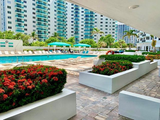 3725 S Ocean Dr L12, Hollywood, FL 33019