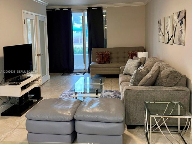 3725 S Ocean Dr L12, Hollywood, FL 33019