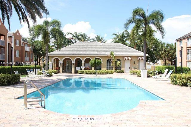 655 SW 111th Way 201, Pembroke Pines, FL 33025