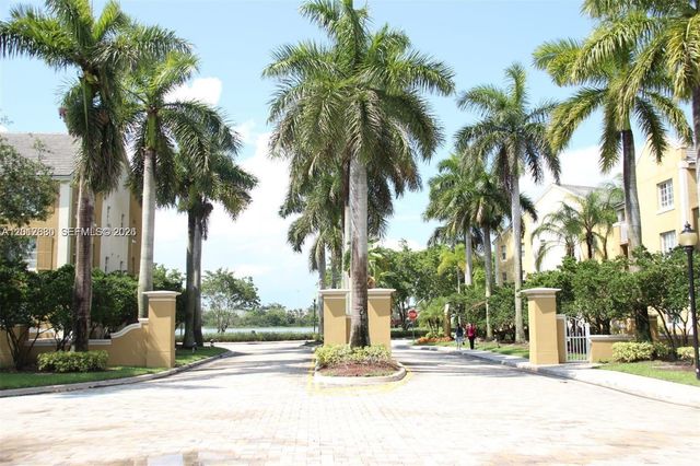 655 SW 111th Way 201, Pembroke Pines, FL 33025
