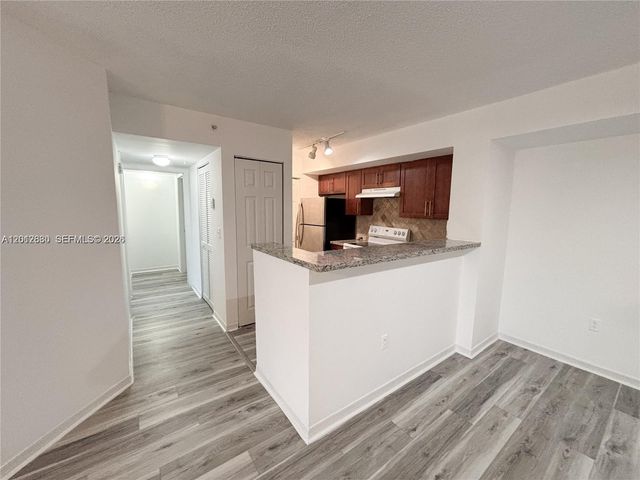 655 SW 111th Way 201, Pembroke Pines, FL 33025