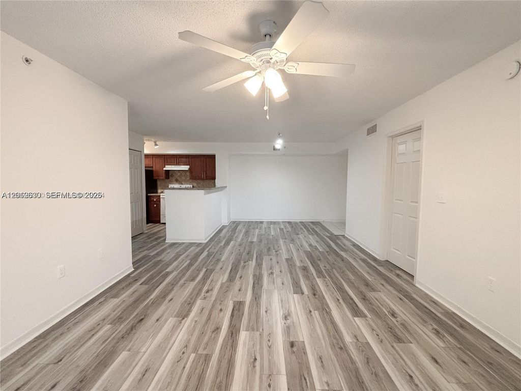 655 SW 111th Way 201, Pembroke Pines, FL 33025