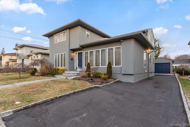 47 Berkshire Road, Great Neck, NY 11023