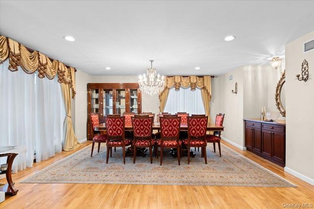 47 Berkshire Road, Great Neck, NY 11023