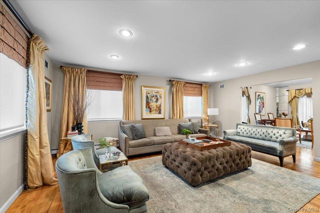 47 Berkshire Road, Great Neck, NY 11023