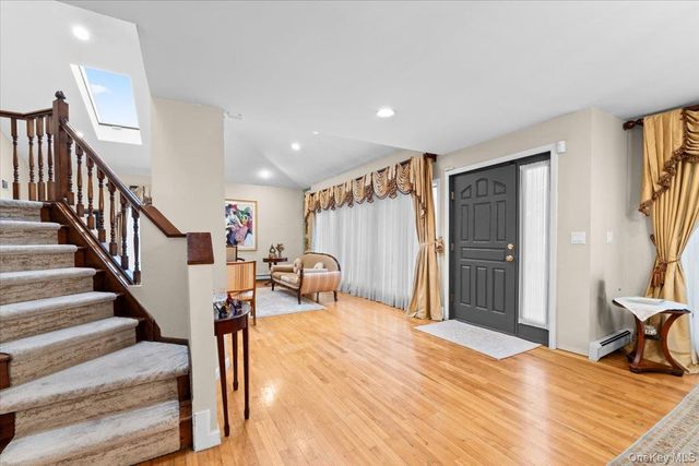 47 Berkshire Road, Great Neck, NY 11023