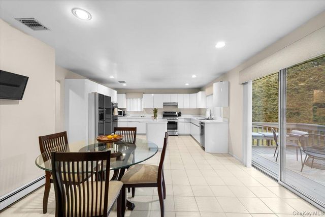 47 Berkshire Road, Great Neck, NY 11023