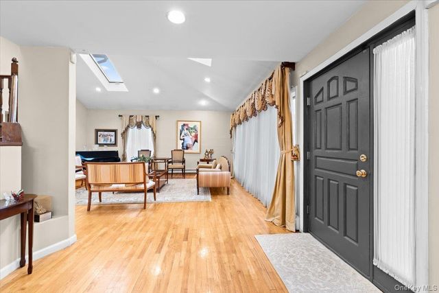 47 Berkshire Road, Great Neck, NY 11023