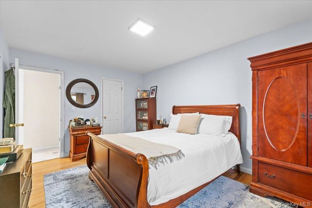 47 Berkshire Road, Great Neck, NY 11023