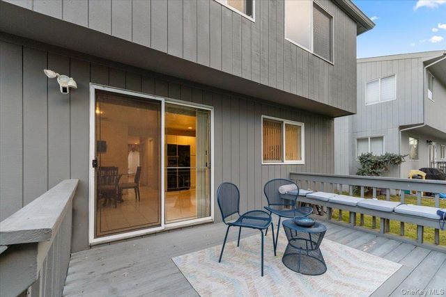 47 Berkshire Road, Great Neck, NY 11023