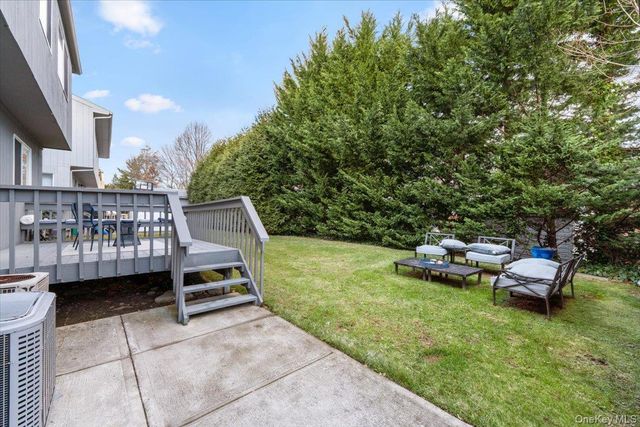 47 Berkshire Road, Great Neck, NY 11023