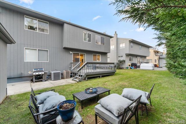 47 Berkshire Road, Great Neck, NY 11023