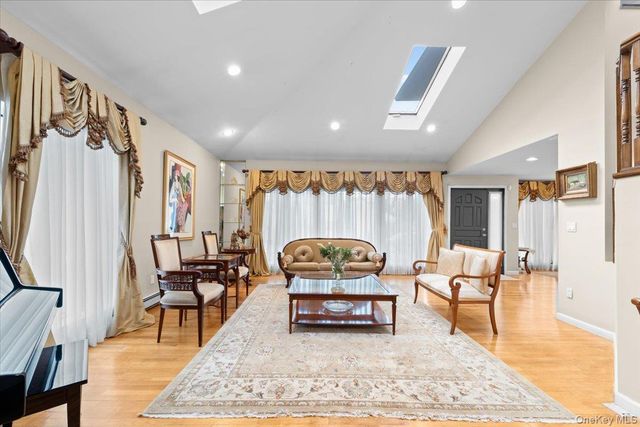 47 Berkshire Road, Great Neck, NY 11023