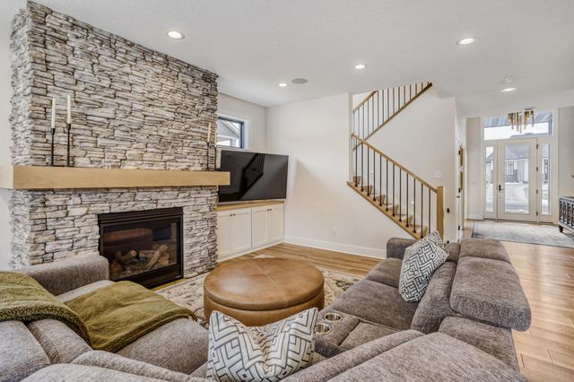 4998 Beach Street NE, Prior Lake, MN 55372