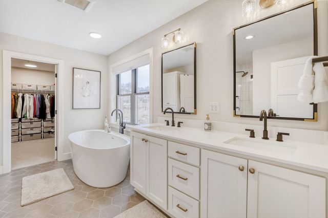 4998 Beach Street NE, Prior Lake, MN 55372