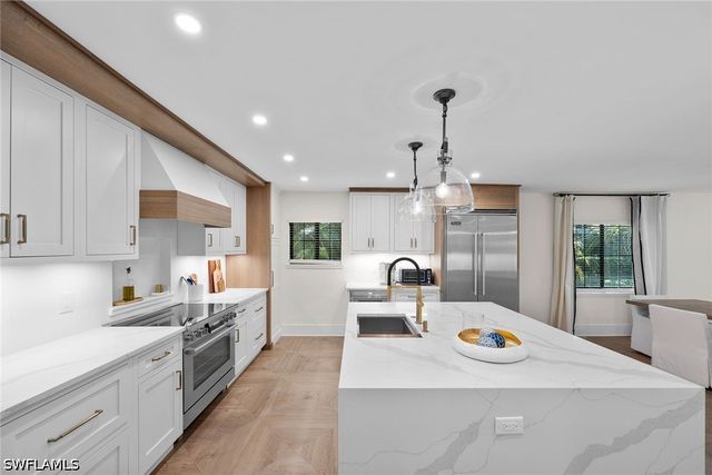 392 7th AVE S 4, Naples, FL 34102