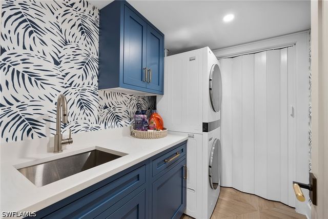392 7th AVE S 4, Naples, FL 34102