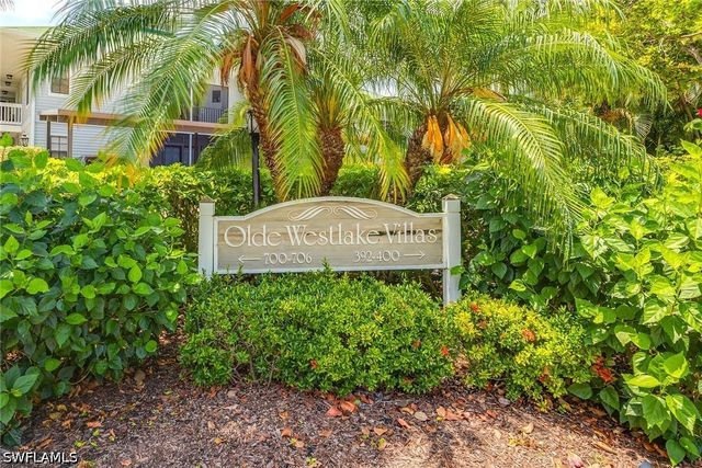 392 7th AVE S 4, Naples, FL 34102