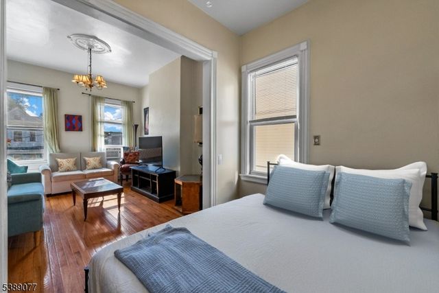 30 Gardner Ave, Jersey City, NJ 07304