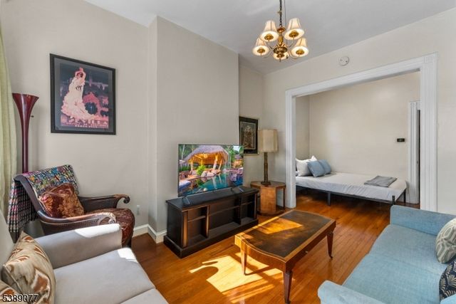 30 Gardner Ave, Jersey City, NJ 07304