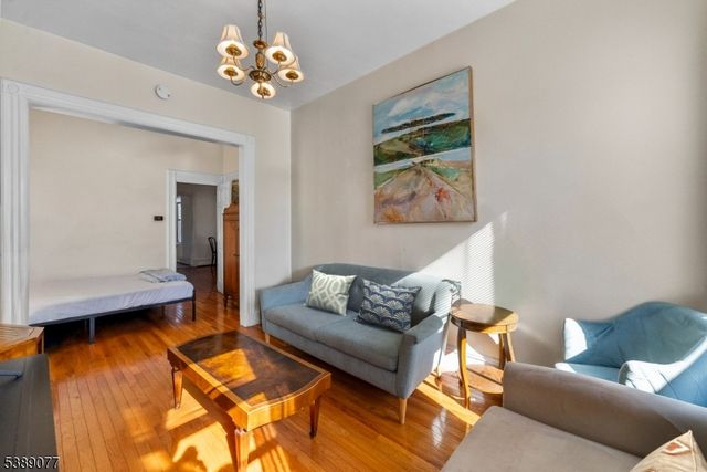 30 Gardner Ave, Jersey City, NJ 07304