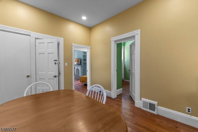 30 Gardner Ave, Jersey City, NJ 07304