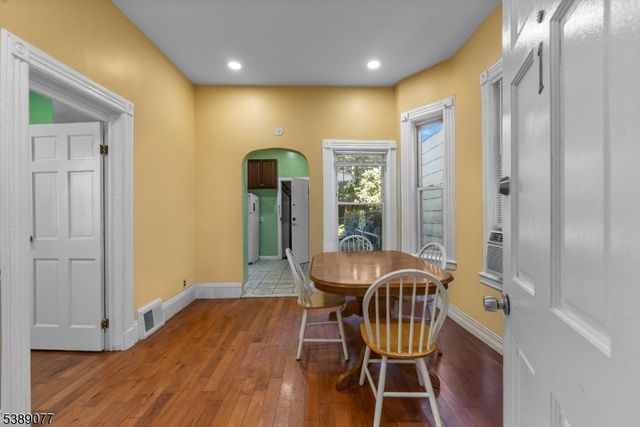 30 Gardner Ave, Jersey City, NJ 07304